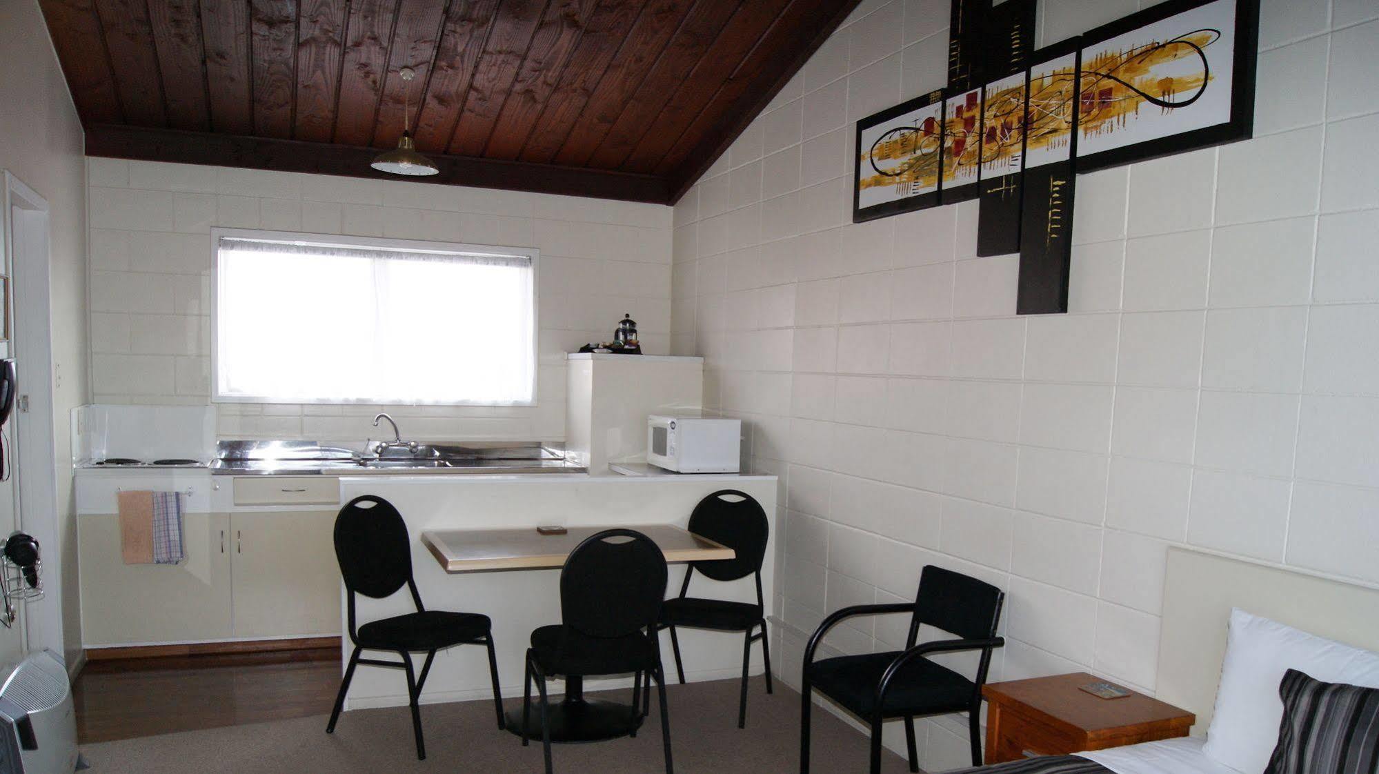 Tourist Court Motel Whakatane Kültér fotó