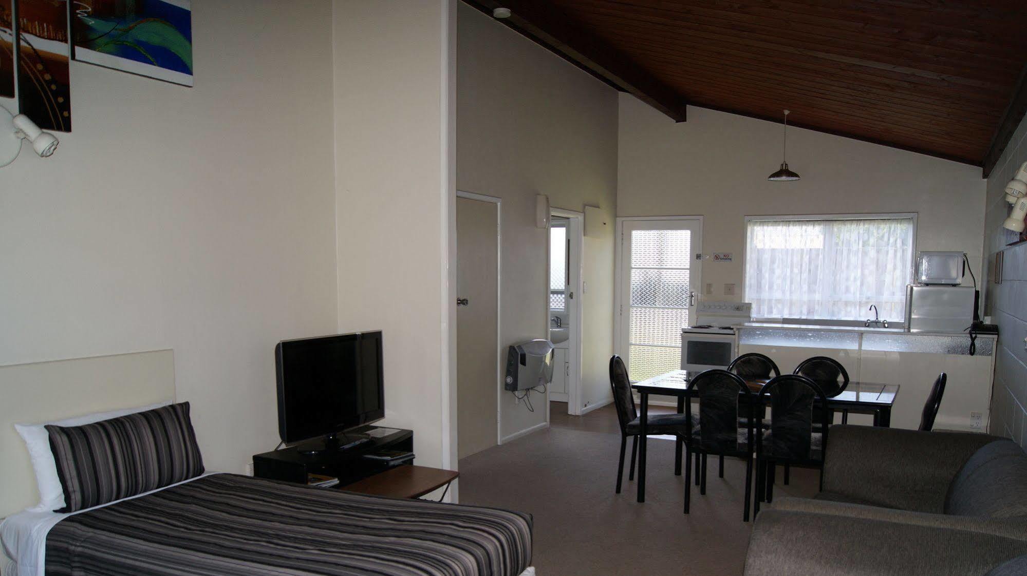 Tourist Court Motel Whakatane Kültér fotó