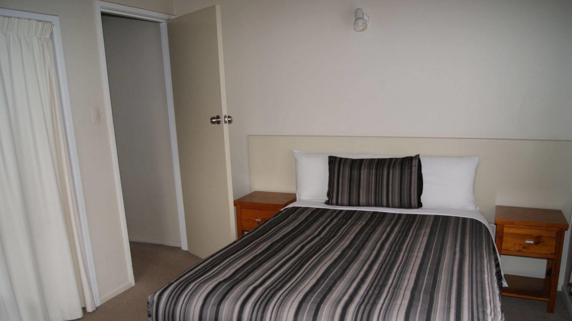 Tourist Court Motel Whakatane Kültér fotó
